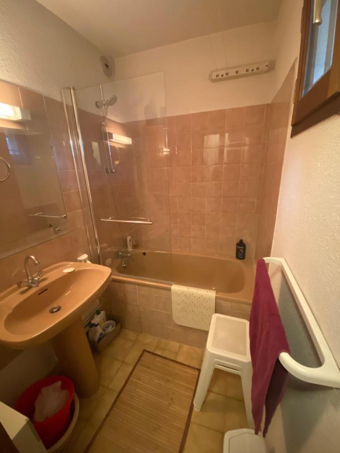 Plenouze Apartment อูทรองส์ ภายนอก รูปภาพ